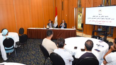 وزير الخارجية والهجرة يلتقي بالجالية المصرية في مالي