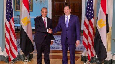 وزير الخارجية والهجرة يلتقي وزير الخارجية الأمريكي