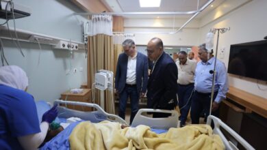 وزيرا البترول والعمل يطمئنان على الناجين من حادث بارج خليج السويس