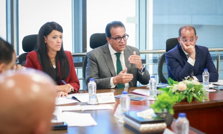 عبد الغفار يبحث خطط شركة «أكديما» للتوسع في الصناعات الدوائية وفتح أسواق جديدة للتصدير