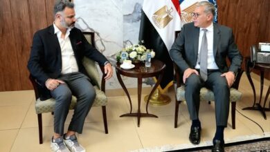 وزير البترول يلتقي رئيس مجلس الإدارة والرئيس التنفيذي لشركة IRH الإماراتية لبحث آفاق التعاون في مجالات التمويل والتعدين