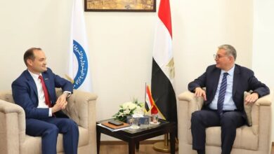 وزير البترول يلتقي النائب الأول لرئيس شركة أباتشي الأمريكية ورئيس شركة خالدة للبترول "شركة العمليات المشتركة بين قطاع البترول وأباتشي"