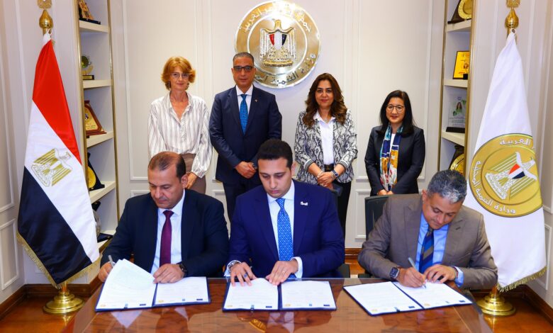 وزيرة التنمية المحلية ومحافظو الفيوم وبني سويف والأقصر وأسوان يشهدون توقيع بروتوكولات تعاون لتنفيذ 4 مشروعات للتنمية الاقتصادية المحلية بتكلفة 480 مليون جنيه