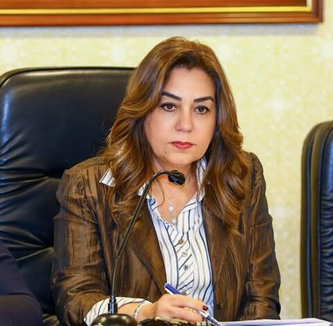 د. منال عوض تعلن رصد الشبكة الوطنية للطوارئ والسلامة بالوزارة عقار مخالف بحي الهرم بالجيزة وتتابع إزالته