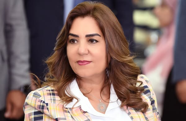 د. منال عوض: مركز الشبكة الوطنية للطوارئ والسلامة العامة بالوزارة يرصد مخالفة عقار لرخصة البناء بحي الوراق بالجيزة وإزالته الأدوار المخالفة