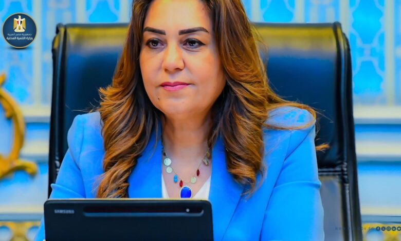 د. منال عوض تستعرض تقريرًا حول نتائج زيارة وفد مشترك مع وزارة السياحة لمحافظة أسيوط