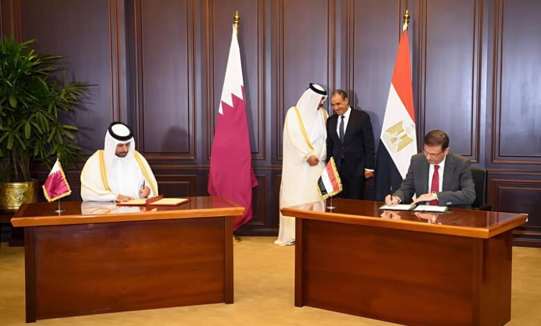 وزير الزراعة ووزير البلدية بدولة قطر يوقعان مذكرة تفاهم لتعزيز التعاون في المجالات المرتبطة بالقطاع الزراعي والأمن الغذائي بين البلدين