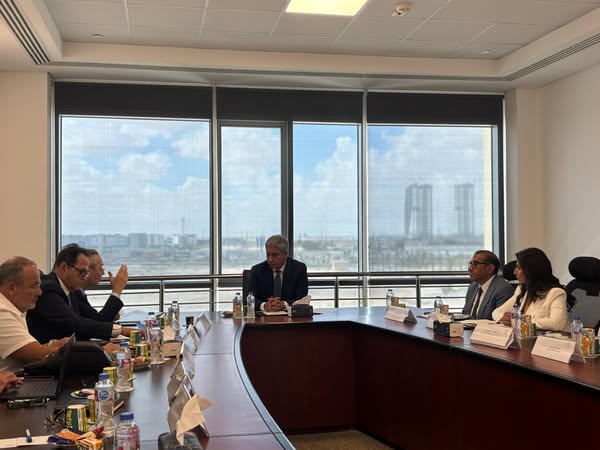 وزير السياحة والآثار يلتقي رئيس مجلس إدارة جمعية رجال أعمال الإسكندرية وعدد من أعضاء الجمعية