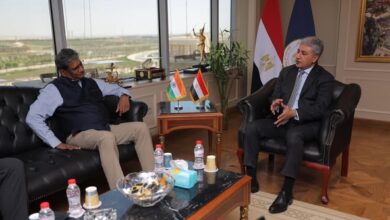 وزير السياحة والآثار وسفير الهند بالقاهرة يبحثان دفع أواصر التعاون المشترك بين البلدين في مجالي السياحة والآثار