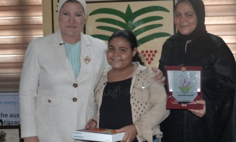 القومي للطفولة والأمومة يكرم الطفلة هايدي وينصبها سفيرة المجلس للرحمة تقديرًا لموقفها