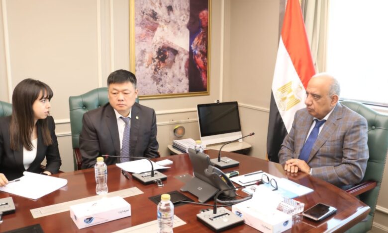 وزير الكهرباء يبحث مع شركة تشاينا إنيرجي China Energy (CEECOIC) سبل دعم وتعزيز التعاون والشراكة في مجالات الطاقة المتجددة وأنظمة تخزين الطاقة وتوطين صناعة الخلايا والبطاريات
