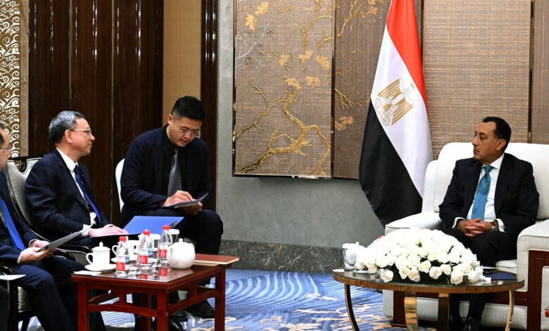رئيس الوزراء يلتقي رئيس شركة هندسة الطاقة الصينية