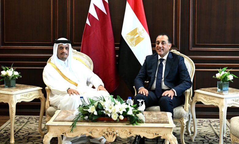 رئيس الوزراء يلتقي نظيره القطري لبحث مجالات التعاون المشترك