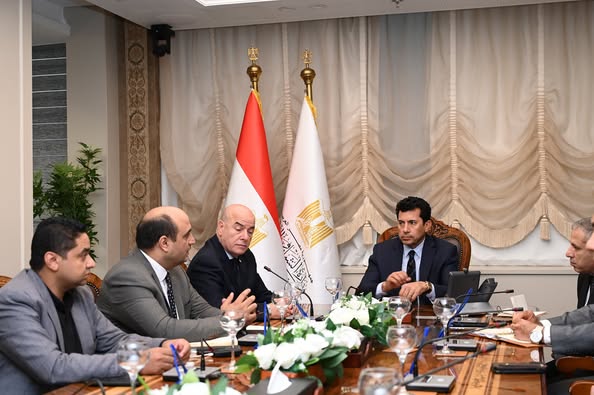 صبحي يلتقي ممثلي القوى الشبابية بالعاصمة الإدارية الجديدة
