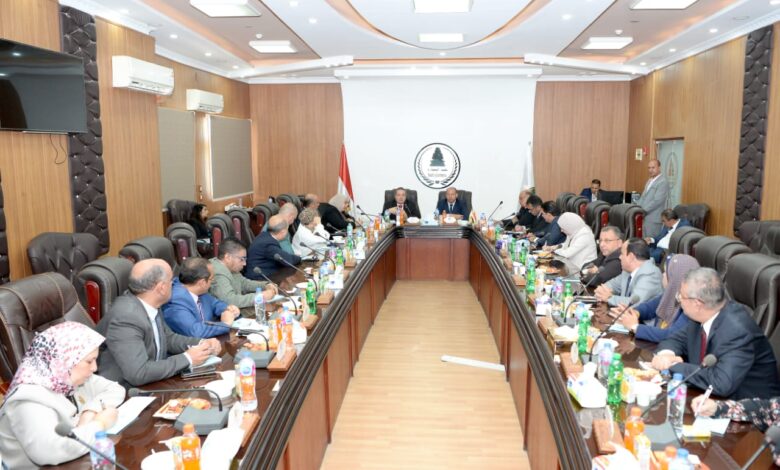 مجلس عمداء جامعة المنصورة ينعقد بحضور رئيس الهيئة القومية لضمان جودة التعليم والإعتماد