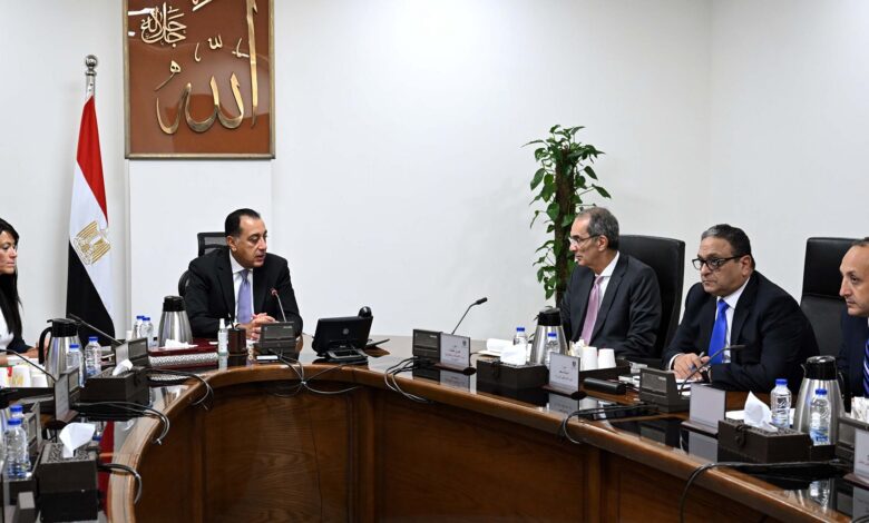 مدبولي يستعرض خطط الدولة للتحول الرقمي وجذب المزيد من الاستثمارات إلى مصر