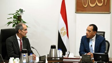 رئيس الوزراء يلتقى وزير الاتصالات وتكنولوجيا المعلومات لمتابعة عدد من ملفات عمل الوزارة