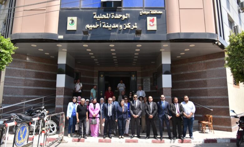 نائب وزير الصحة تتفقد مستشفى طهطا العام والوحدات الصحية بسوهاج وتشارك في لقاءات مجتمعية لتعزيز الوعي بالقضايا السكانية