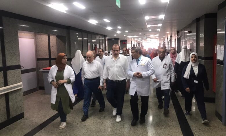 نائب وزير الصحة والسكان يتفقد عدة منشآت طبية في محافظة القليوبية