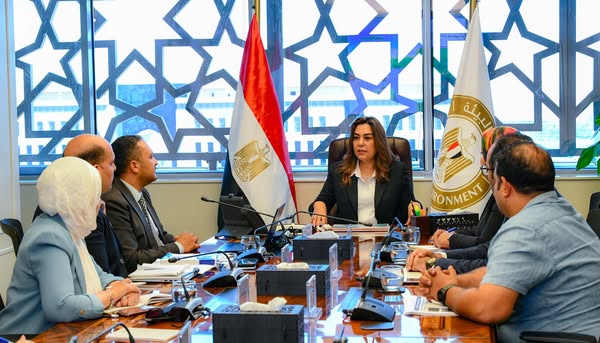 وزيرة التنمية المحلية والقائم بأعمال وزير البيئة توجه بتنفيذ برامج تدريبية للعاملين بإدارات البيئة بالمحافظات