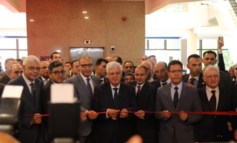 وزير التعليم العالي يفتتح معرض أخبار اليوم للتعليم العالي