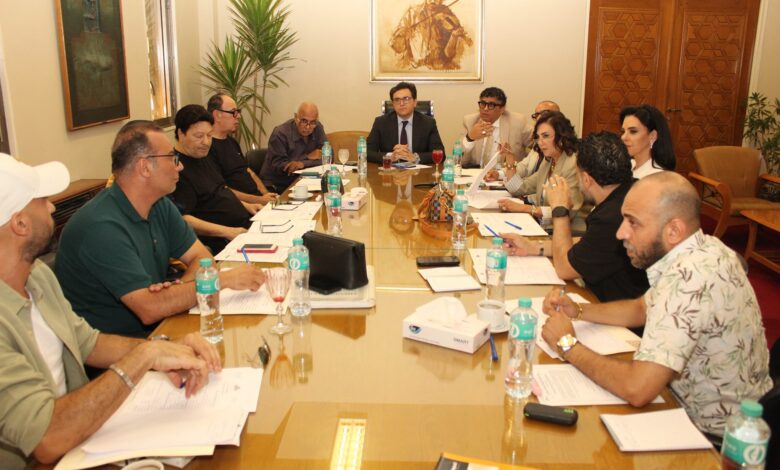 وزير الثقافة يجتمع باللجنة العليا لمهرجان ومؤتمر الموسيقى العربية في دورته الثالثة والثلاثين