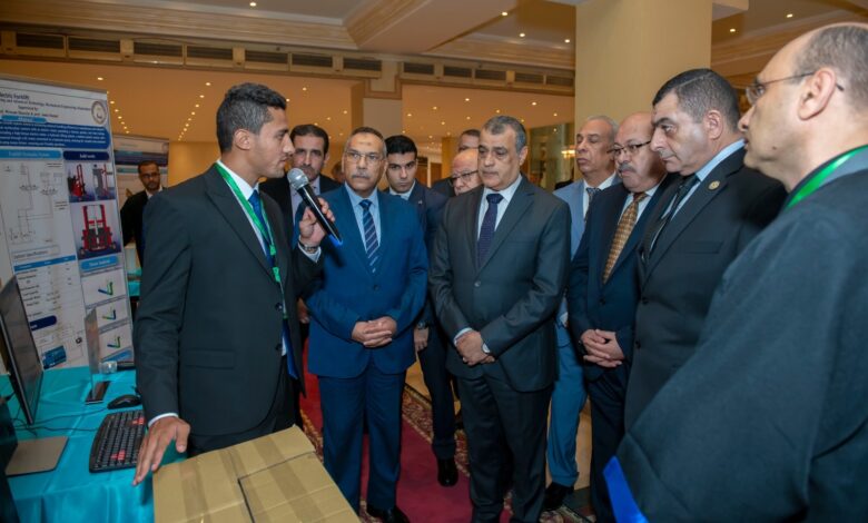 وزير الدولة للإنتاج الحربي يشهد حفل تخرج دفعة جديدة من الأكاديمية المصرية للهندسة والتكنولوجيا