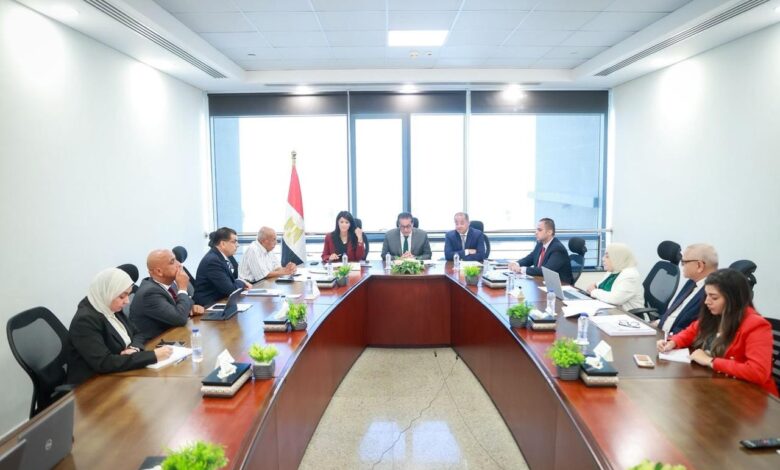 وزير الصحة يبحث خطط شركة أكديما للتوسع في الصناعات الدوائية وفتح أسواق جديدة للتصدير