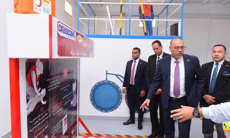 وزير العمل يزور موقع النحاس للمترو الجديد التابع لشركة أوراسكوم بالإسكندرية