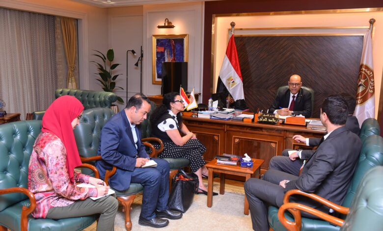 وزير العمل يلتقي وفدًا من شركة ماجنت بلتون للحلول الإدارية