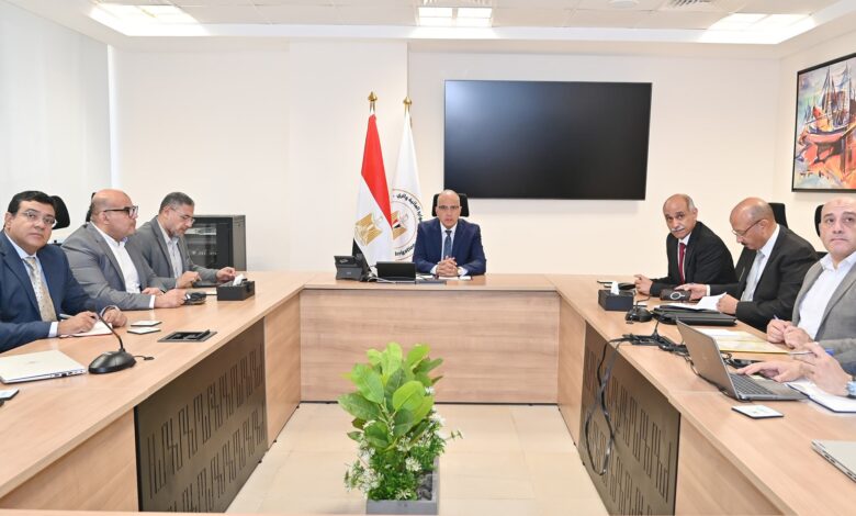وزير الري يتابع أعمال تطوير منظومة المراقبة والتشغيل بالسد العالي وصيانة خزان أسوان وبواباته