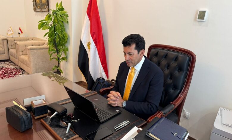 وزير الشباب والرياضة يتابع استعدادات إطلاق مبادرة "الكيانات في الشارع" عبر الفيديو كونفرانس