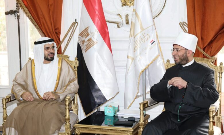 وزير الأوقاف يستقبل رئيس العامة للشئون الإسلامية والأوقاف بدولة الإمارات