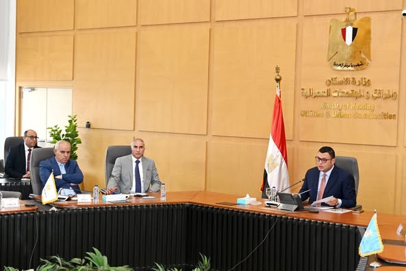 الشربيني يترأس الاجتماع الأول للجنة متابعة تخصيص الوحدات السكنية للموظفين المنتقلين للعمل بالعاصمة الإدارية الجديدة