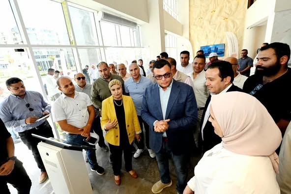 وزير الإسكان يشهد بدء التشغيل التجريبي لمركز خدمات هيئة المجتمعات العمرانية الجديدة بمدينة العلمين الجديدة