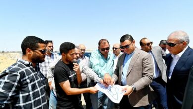 الشربيني يتفقد مشروعات تنفيذ شبكات المرافق بمنطقة جنيفة بمدينة الشروق
