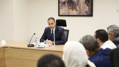 نائب وزير الصحة يعقد اجتماعًا لتطوير منظومة المخازن الاستراتيجية والتموين الطبي وتنفيذ حلول للتحديات