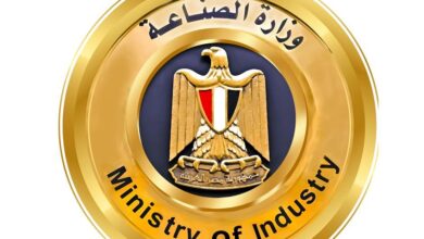 الصناعة تصدر بيانًا إعلاميًا بشأن إنتاج الزبيب والكتان وموقف مصنع الحديد والصلب والجهود المبذولة لتشغيل المصانع المتعثرة والمتوقفة