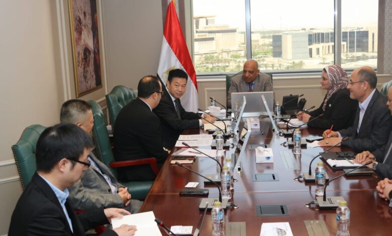 وزير الكهرباء يبحث مع شركة انكورا الصينية توطين صناعة المهمات الكهربائية لنهايات الكابلات ذات الجهد العالي والفائق