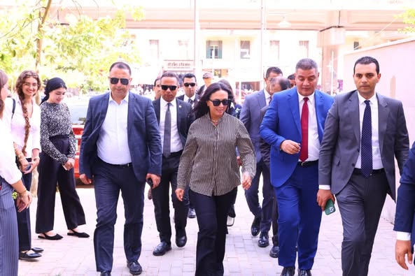د. مايا مرسي تتفقد إدارة بولاق الاجتماعية.. وتطمئن على الخدمات المقدمة للمواطنين