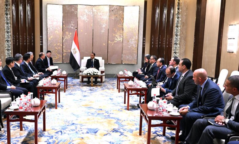 رئيس الوزراء يلتقي رئيس شركة CNCEC الصينية للبتروكيماويات