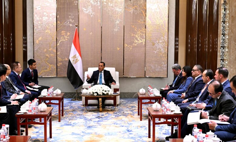 رئيس الوزراء يلتقي رئيس مجلس إدارة شركة تيدا الصينية القابضة