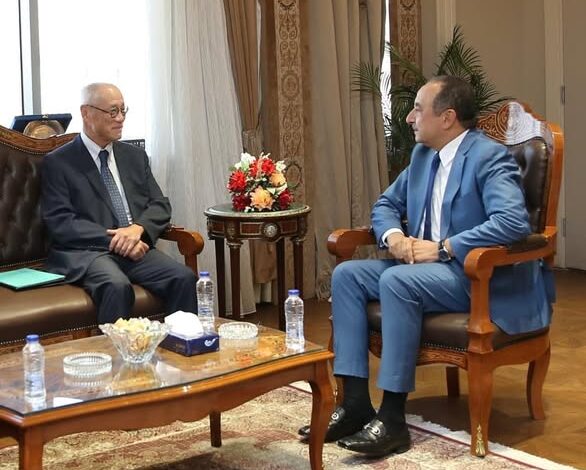شيمي يستقبل سفير اليابان بالقاهرة لبحث فرص تعزيز التعاون والاستثمار المشترك