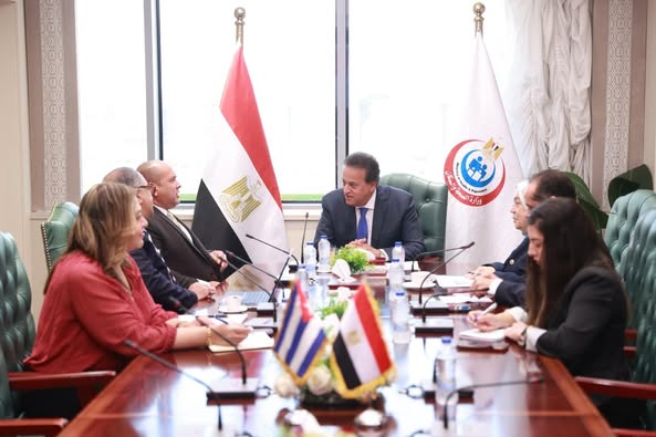 عبد الغفارة يستقبل السفير الكوبي لبحث تعزيز التعاون في القطاع الصحي