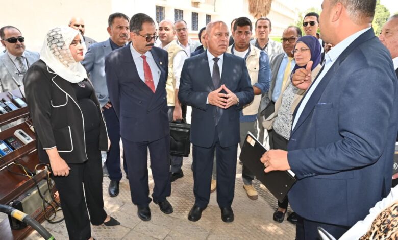 نائب رئيس مجلس الوزراء للتنمية الصناعية وزير الصناعة والنقل يتفقد معهد التبين للدراسات المعدنية التابع لوزارة الصناعة