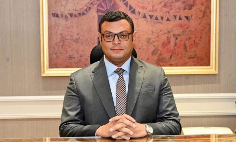 وزير الإسكان يتفقد المحاور والطرق بمدينة الشيخ زايد