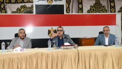 وزير الإنتاج الحربي يجتمع مع العاملين بشركة حلوان للمسبوكات (مصنع 9 الحربي)