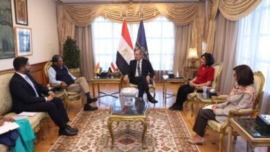 وزير الاتصالات يبحث مع سفير الهند بالقاهرة تعزيز التعاون في مجالات التعهيد وبناء القدرات الرقمية والذكاء الاصطناعي