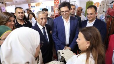 وزير الثقافة يتفقد معرض ديارنا للحرف التراثية ويشيد بمهارة الحرفيين المصريين المشاركين