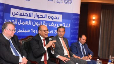 وزير العمل خلال افتتاح ندوة تثقيفية بمواد قانون العمل الجديد القانون يدخل حيز التنفيذ غدًا الاثنين